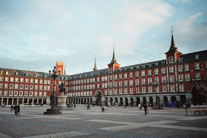 3925073_800pxPlaza_Mayor_Madrid (700x466, 78Kb)