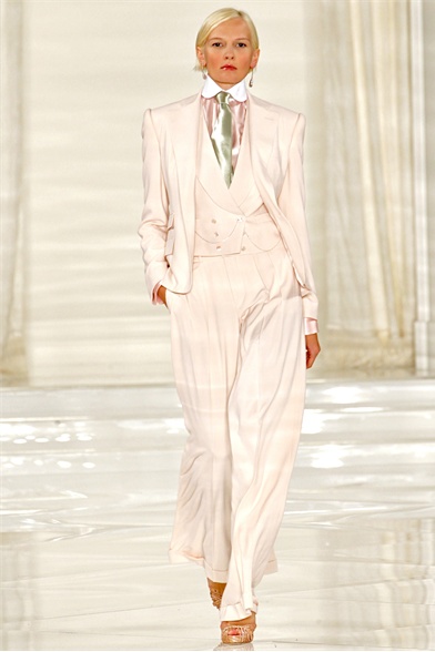 The elegant style of Giorgio Armani - Spring Season 2012.