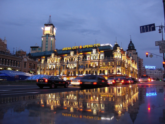 Tourist-Information-Tour-The-Most-Popular-City-Ukraine-Nightlife-in-Kiev-DIVAN-RESTAURANT-CAFE (700x525, 154Kb)