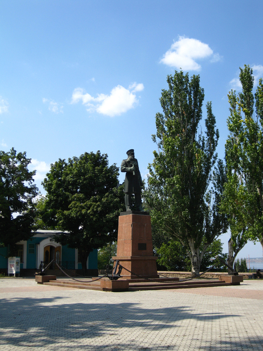 Monument_Makarov (525x700, 453Kb)