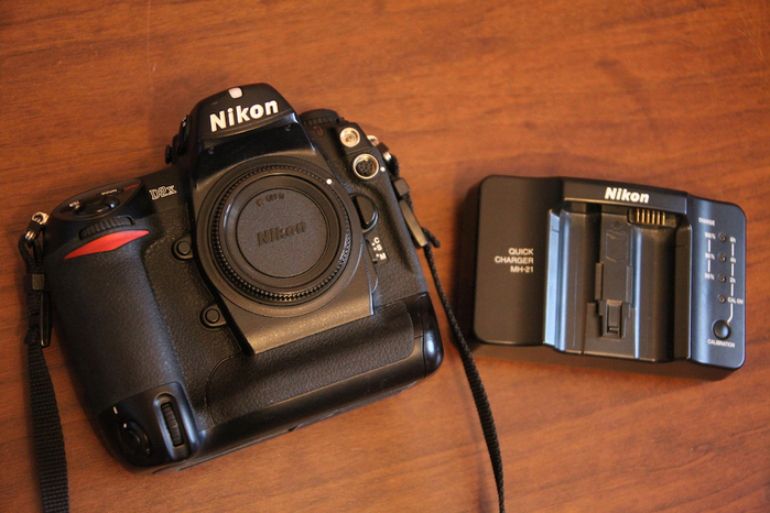 Nikon D2x_sale 1 (700x466, 417Kb)