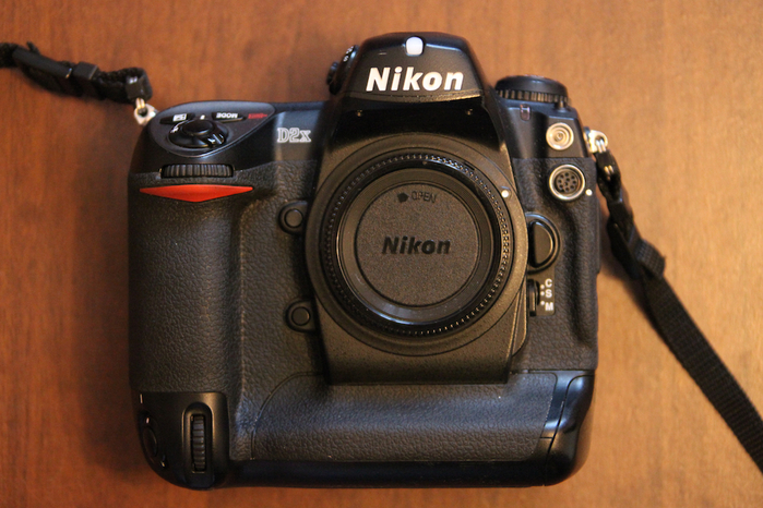 Nikon D2x_sale 4 (700x466, 400Kb)