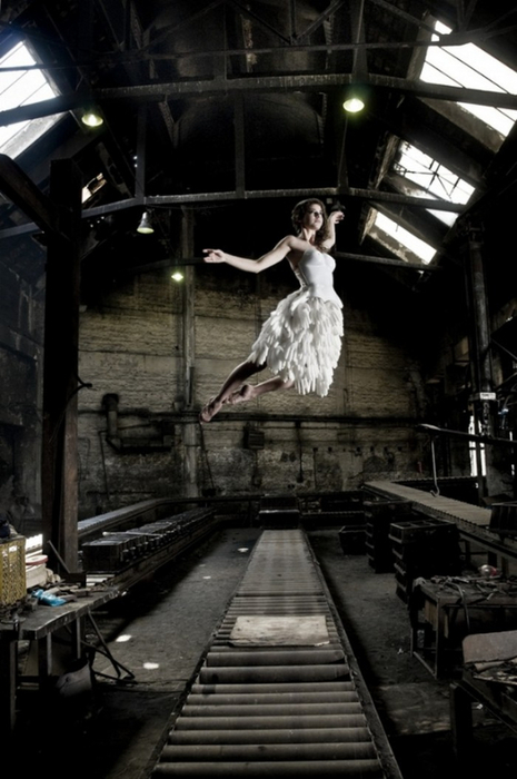 Удивительная левитация в фотографиях разных авторов
