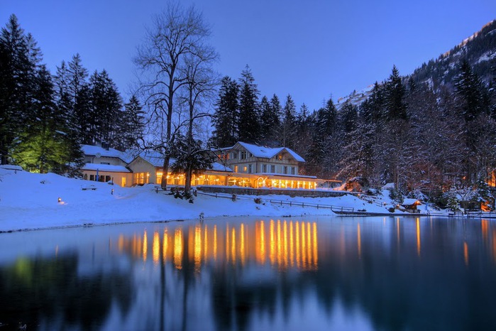 На холодно-синем стекле воды - Blausee 51411