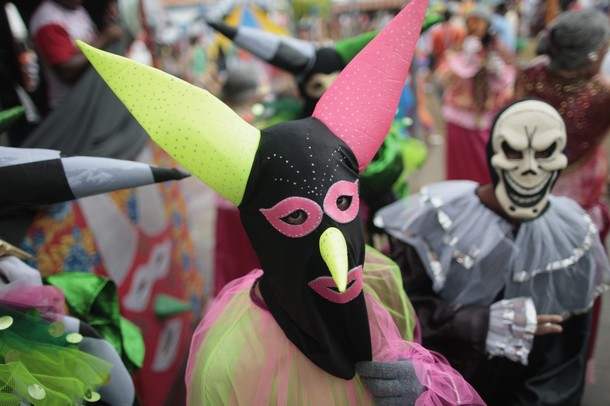 Карнавал в Maragojipe ('Carnival of All Colors' in Maragojipe), Бразилия, 19 - 20 февраля 2012 года./2270477_143 (610x406, 62Kb)