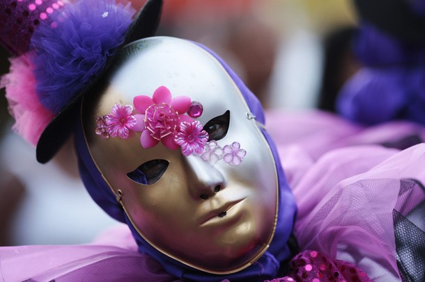 Карнавал в Maragojipe ('Carnival of All Colors' in Maragojipe), Бразилия, 19 - 20 февраля 2012 года.