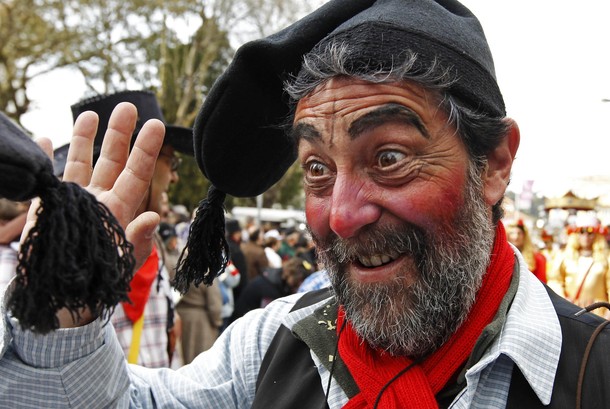 Карнавальный парад в Торреш (Carnival parade in Torres Vedras), Португалия, 21 февраля 2012 года