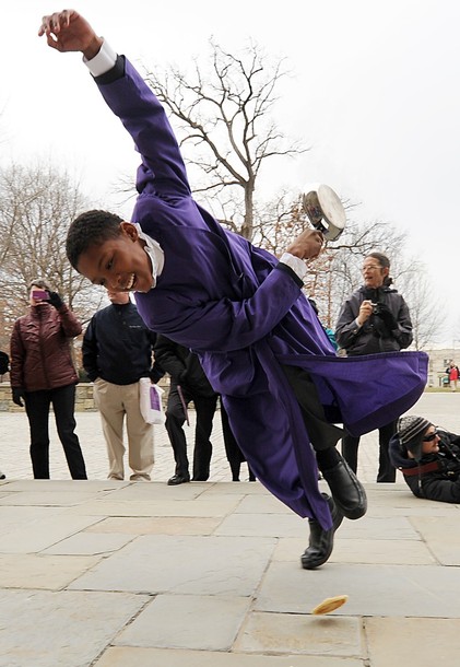 Блинная гонка в Национальном соборе (Washington National Cathedral Pancake Race), Вашингтон, 21 февраля 2012 года