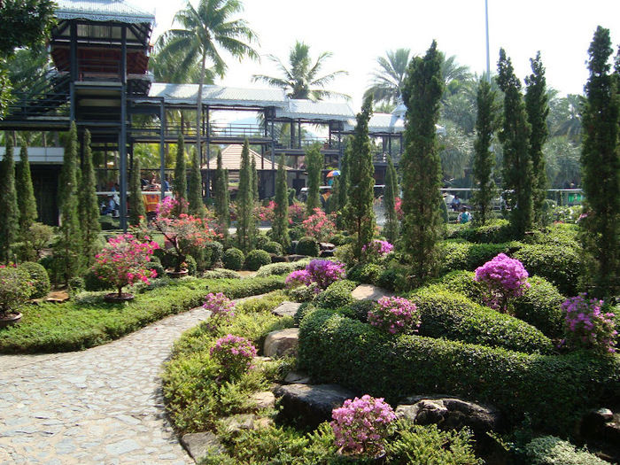 Парк Нонг Нуч (Nong Nooch Tropical Garden) 35000