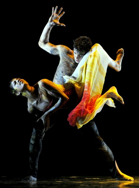 Танцоры из Австралийского балета и Bangarra театр танца репетируют мировую премьеру 'Инфинити', Мельбурн, Австралия, 23 февраля 2012 года
