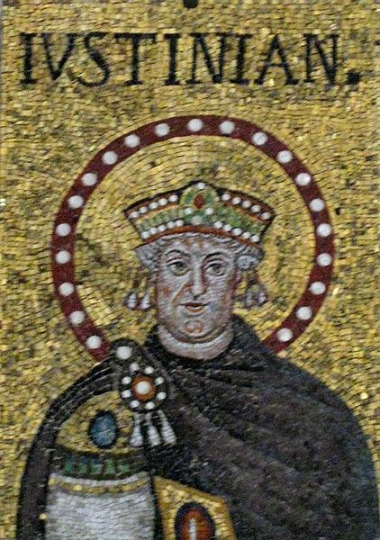 422px-Sant'Apollinare_Nuovo_(Justinian_I) (422x600, 80Kb)