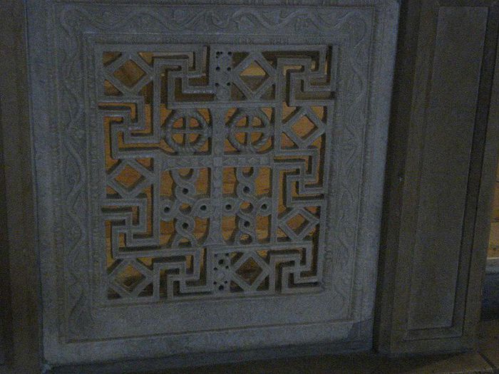 800px-Altar_rail-2 (700x525, 65Kb)