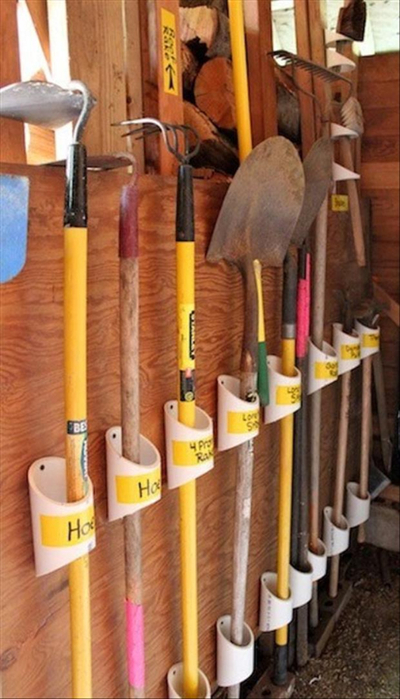 using-pvc-pipes-to-store-yard-tools (400x700, 301Kb)