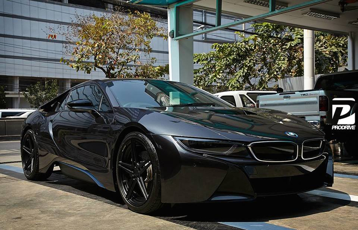 Black-on-Black-BMW-i8-0 (700x449, 353Kb)