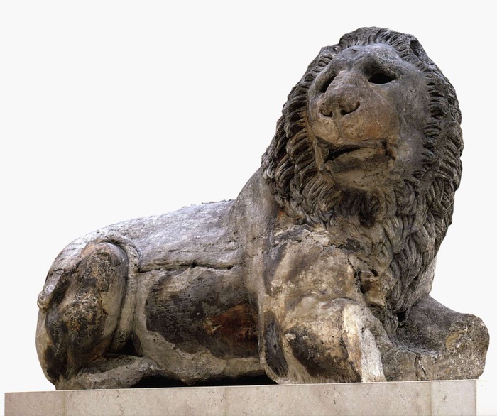 Лев, бывший надгобным канем царя Леонида (700x586, 123Kb)