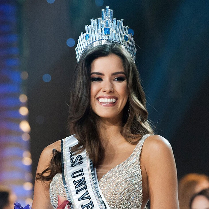 Паулина Вега, Колумбия. «Мисс Вселенная — 2014». 22 года, рост 178 см, параметры фигуры 95−70−95. (700x700, 460Kb)