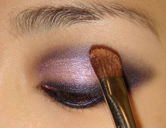 pink-blue-smoky-eye-makeup-tutorial-step8 (550x423, 61Kb)