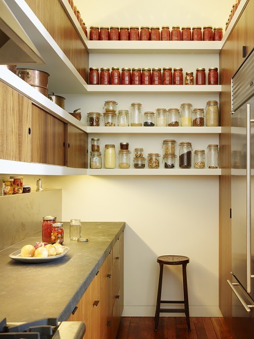 tiny-kitchen-with-vertical-storage (500x669, 82Kb)