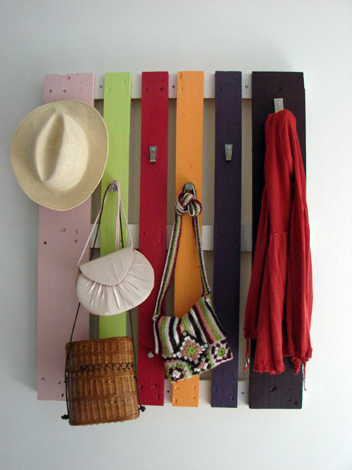 colorful-diy-coat-rack-of-a-pallet-1 (500x667, 58Kb)