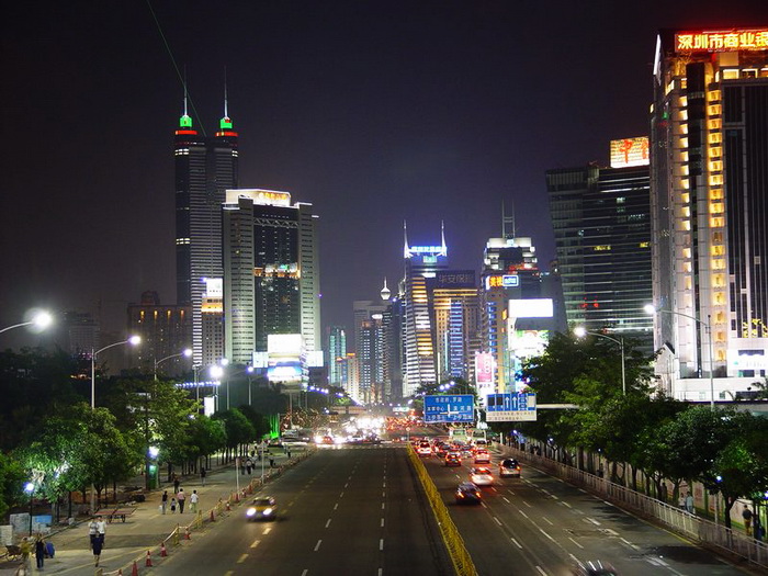 Shenzhen_night_street (700x525, 149Kb)