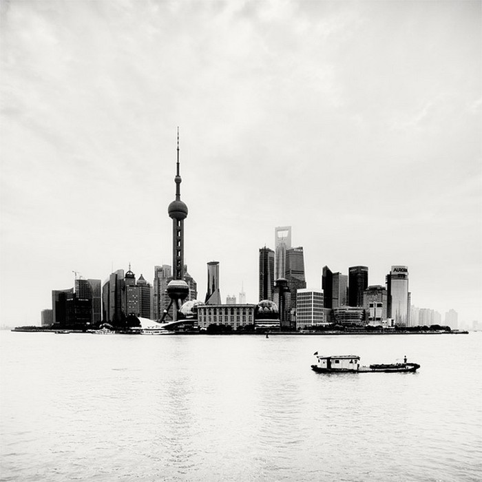 Красивые черно белые фото Шанхая от Martin Stavars 10 (700x700, 71Kb)