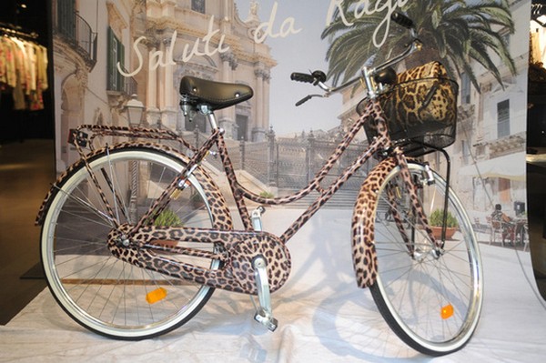 3925073_DolceGabbanabike1 (600x399, 84Kb)