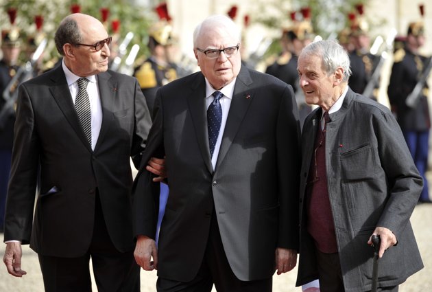 premier Premier ministre socialiste Pierre Mauroy (au centre) (630x425, 48Kb)
