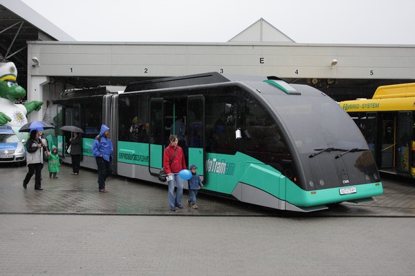 4121583_autotram3 (600x400, 72Kb)