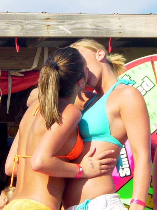 Teen Kissing Hot