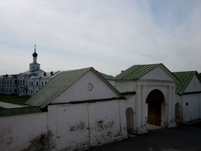 10 Переславль Рязанский Монастырь Спасский ворота (700x525, 75Kb)