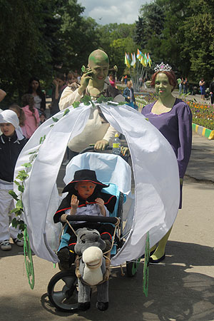 Парад колясок, Саратов, 03 июня 2012 года