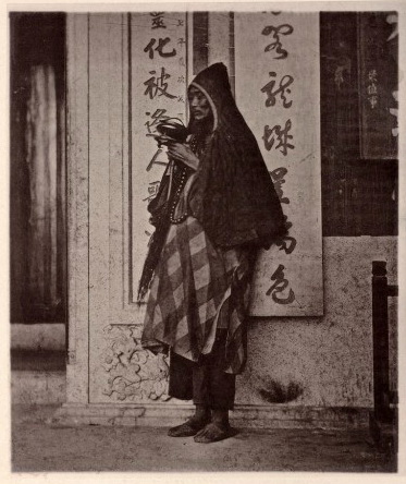 3165375_Shot_2012_5_23__12_39_34__JOHN_THOMSON__CHINA__ASX___AMERICAN_SUBURB_X___Photography__Culture__Mozilla_Firefox_firefox_exe (373x444, 70Kb)