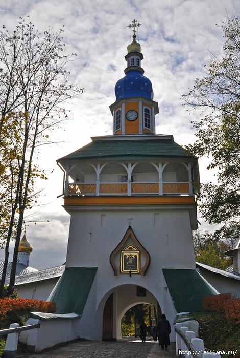 Псково-Печерский монастырь23 (470x700, 266Kb)