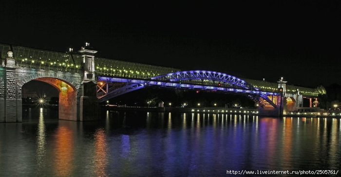 Мост в Москве (700x364, 150Kb)