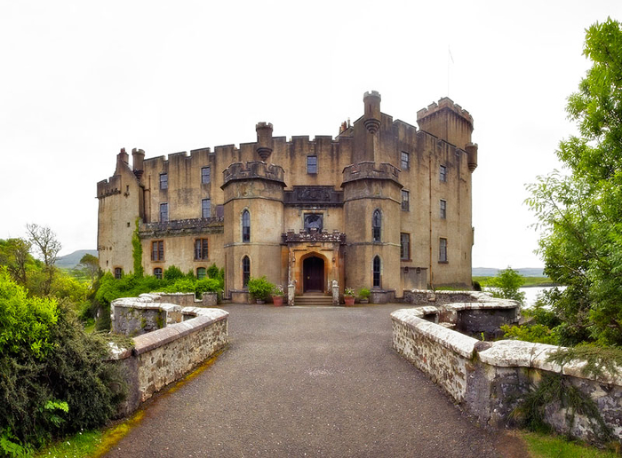 СЃРєР°Р№ dunvegan_castle2_b (700x516, 370Kb)