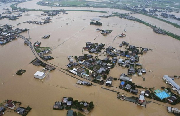 В результате наводнений в Японии погибло 24 человека