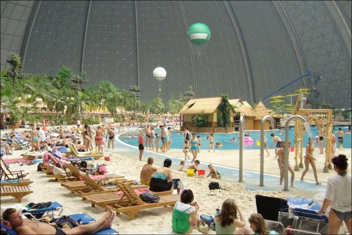 Tropical Islands Resort  аквапарк в германии 4 (700x468, 115Kb)