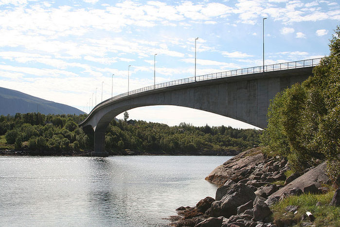 3949747_Djupfjordstraumen_Bridge (700x466, 90Kb)