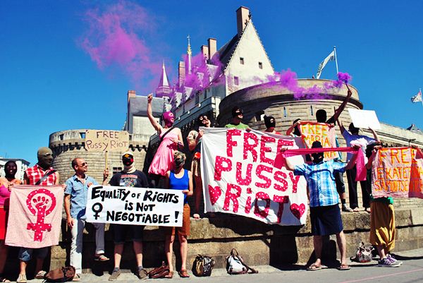 pussy riot actions 17 (600x401, 67Kb)