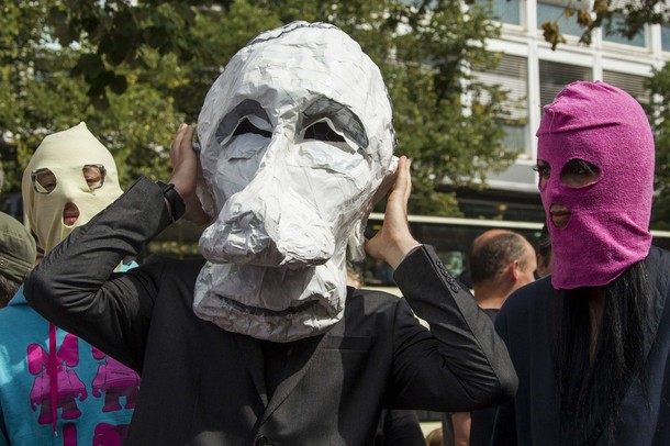 Акция протеста перед зданием посольства России в Берлине, Германия, 17 августа 2012 года