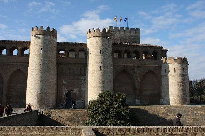 Замок Альхаферия (Castillo de Aljaferia) - жемчужинa испанского исламского наследия 16323