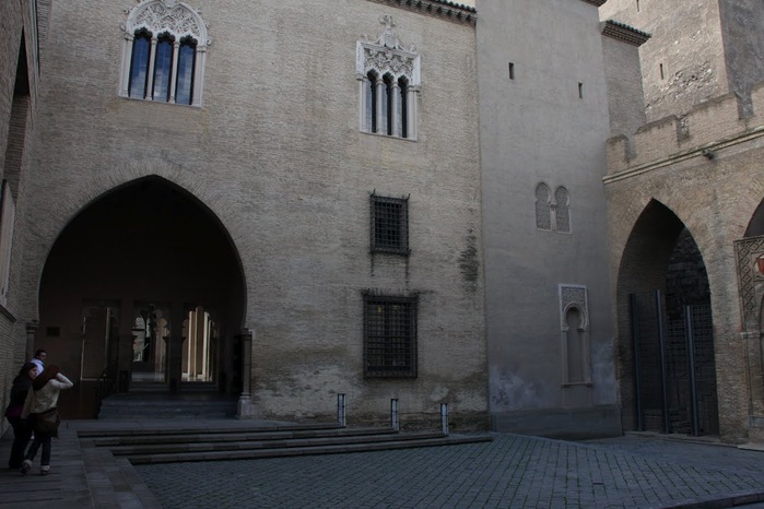 Замок Альхаферия (Castillo de Aljaferia) - жемчужинa испанского исламского наследия 84874