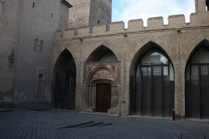 Замок Альхаферия (Castillo de Aljaferia) - жемчужинa испанского исламского наследия 26867