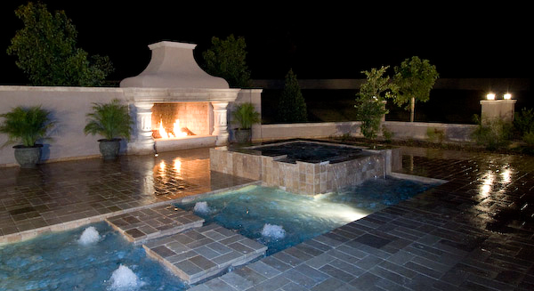 pool-fireplace-patio-2 (700x427, 153Kb)
