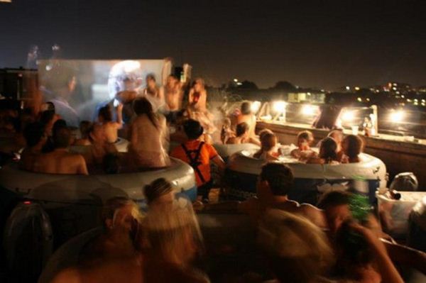 Hot Tub Cinema2 (600x399, 30Kb)