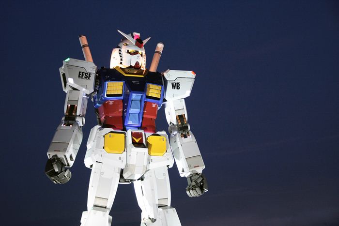18-метровая модель робота из аниме в Японии. Фотографии RX-78 Gundam