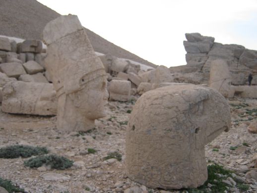 3925073_nemrut_dag_turkey_111 (518x389, 39Kb)