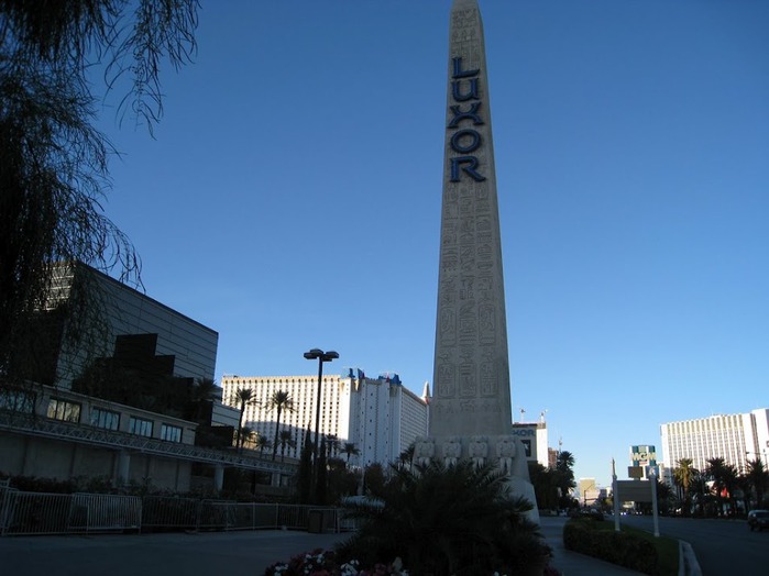 Отель Luxor hotel и Casino, Las Vegas - Пожить в пирамиде. 75730