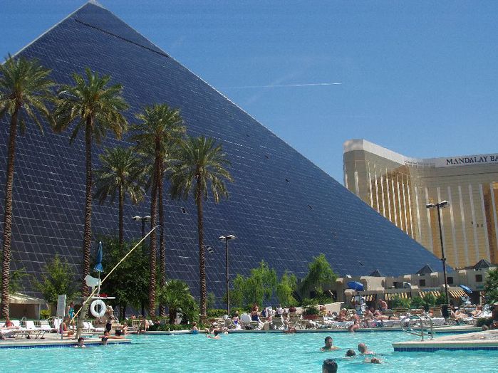 Отель Luxor hotel и Casino, Las Vegas - Пожить в пирамиде. 46255