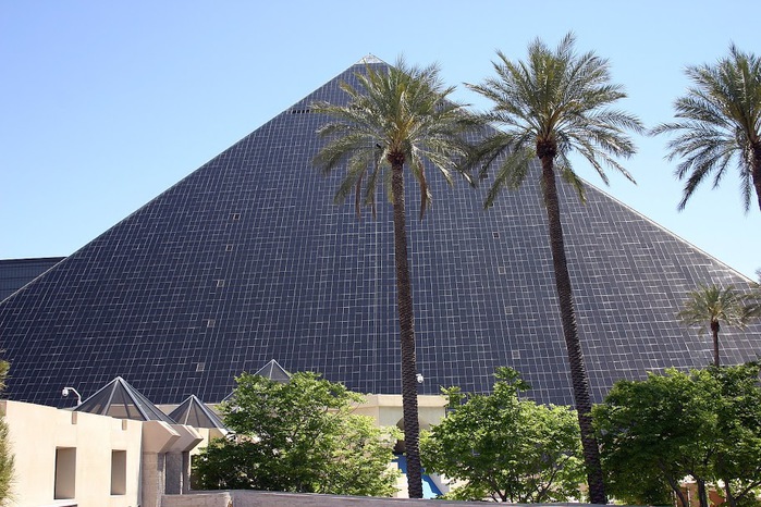 Отель Luxor hotel и Casino, Las Vegas - Пожить в пирамиде. 23903